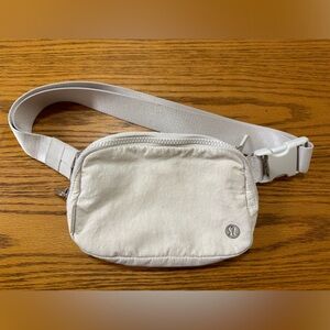 Lululemon Everywhere Belt Bag